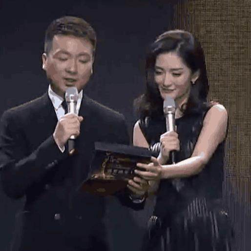 金鹰奖何炅调侃雷佳音完整版,金鹰奖何炅救场