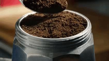 摩卡壶和意式咖啡机磨粉区别,摩卡壶和意式咖啡机选哪个