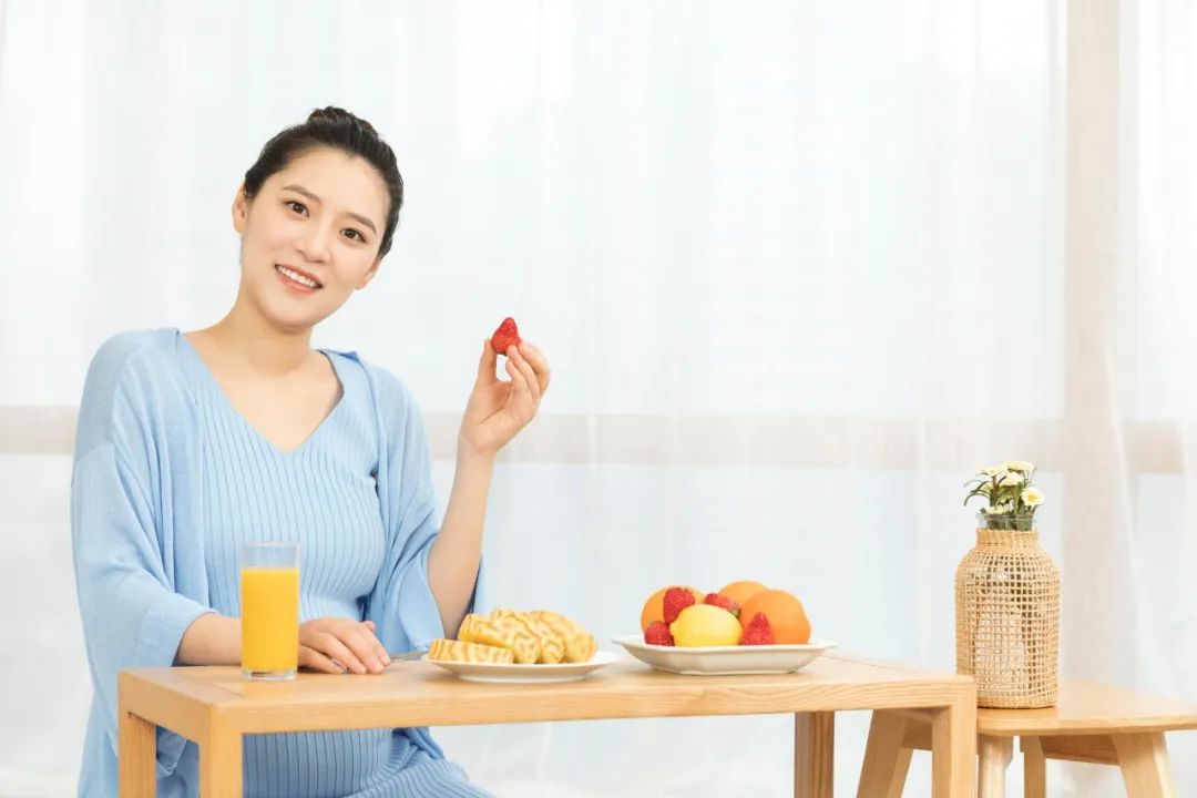 整个孕期需要注意和补充哪些营养,孕妇准妈妈孕期需要补充哪些营养