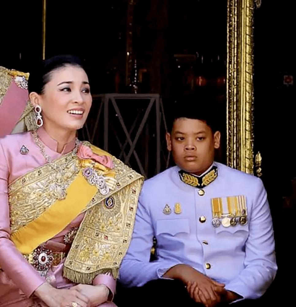 这么抓马?她消失的第8个月,家族变天了?