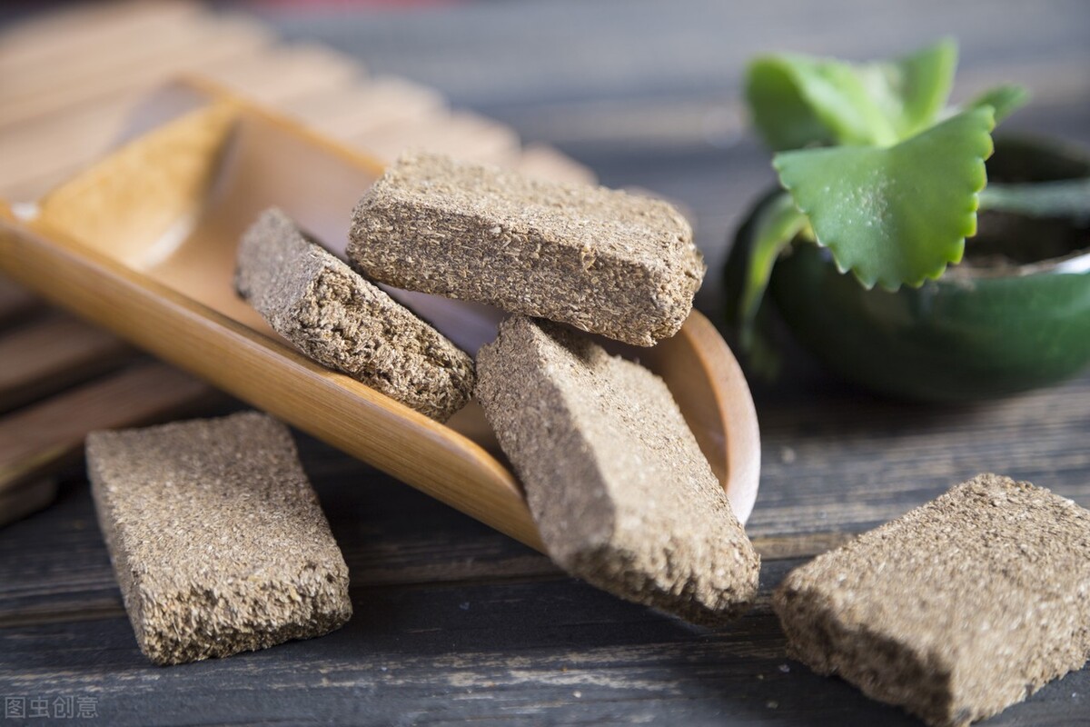 夏天喝温水祛湿气吗,夏天脾胃虚寒的人泡什么喝