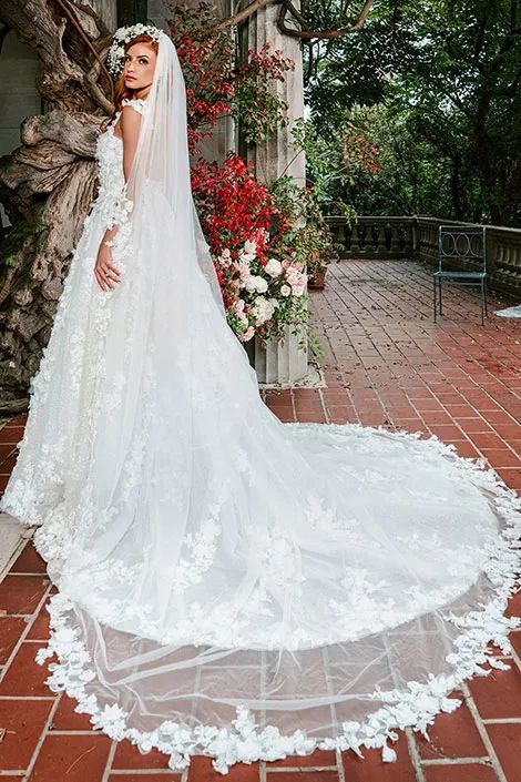 亚洲婚纱女王杀进内娱，女星们集体坐不住了