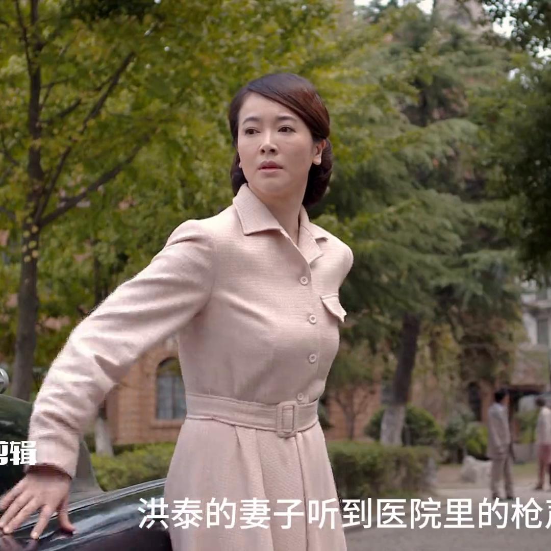 丈夫被打老婆霸气反击,丈夫被故意堵车妻子温柔劝说