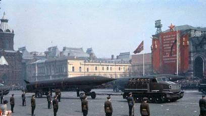 日军罪行照片：攻陷香港后兽性毕露，当场轮番侵犯新婚女明星