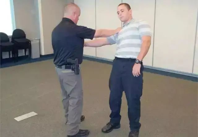 公安捕警基本知识,民警抓捕十大技巧