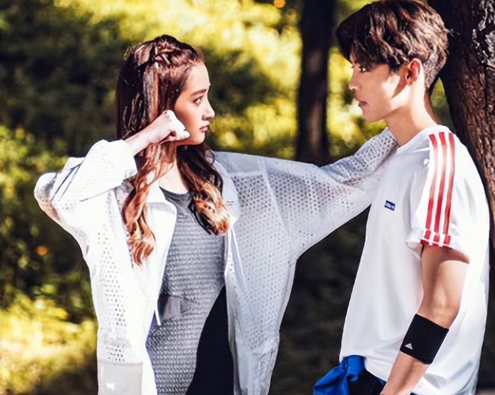 鹿晗巅峰期给足了关晓彤安全感,鹿晗炸裂视频