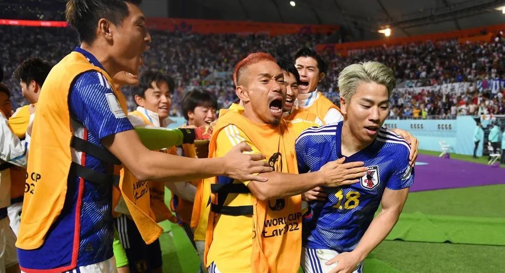 日本足球战胜德国德国意味着什么,日本2比1逆转德国最后几秒