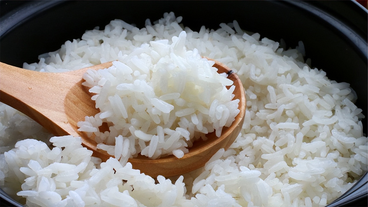 煮米饭不溢锅有什么方法,煮米饭不放猪油的方法
