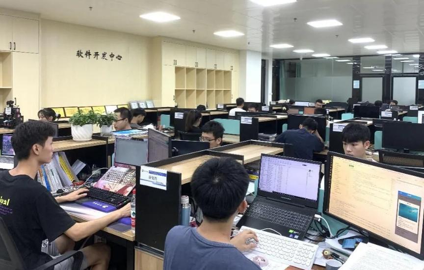 就业前景最好的十大工科类专业,女孩工科就业率好专业排名