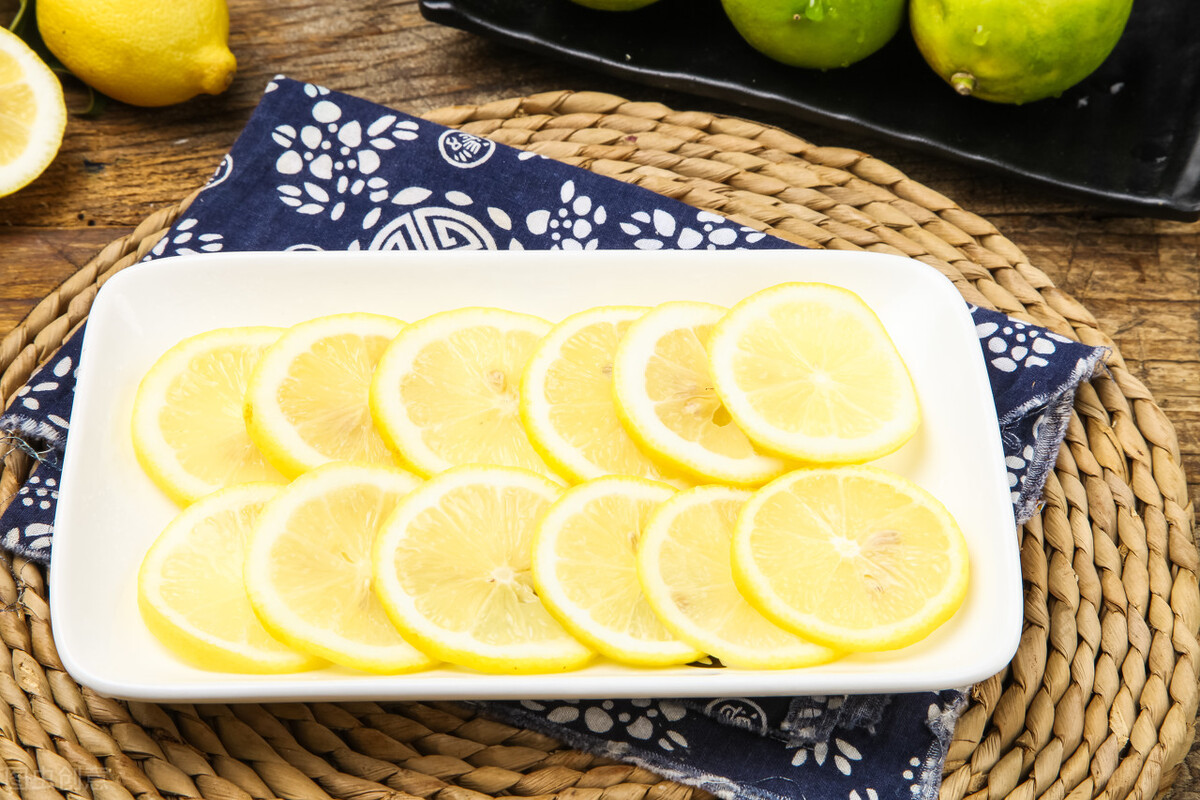 柠檬水怎么泡着喝效果好,柠檬水怎样泡最好喝