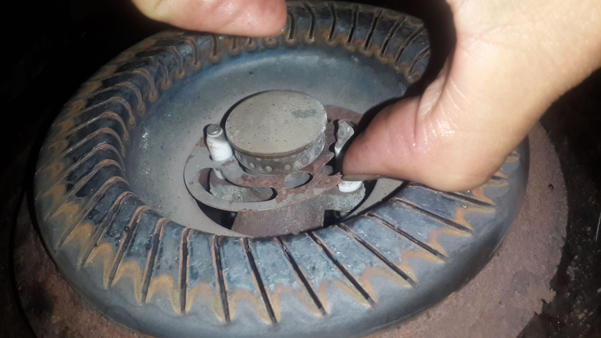 燃气灶松手就灭的原因和维修方法,维修燃气灶松手就灭的方法