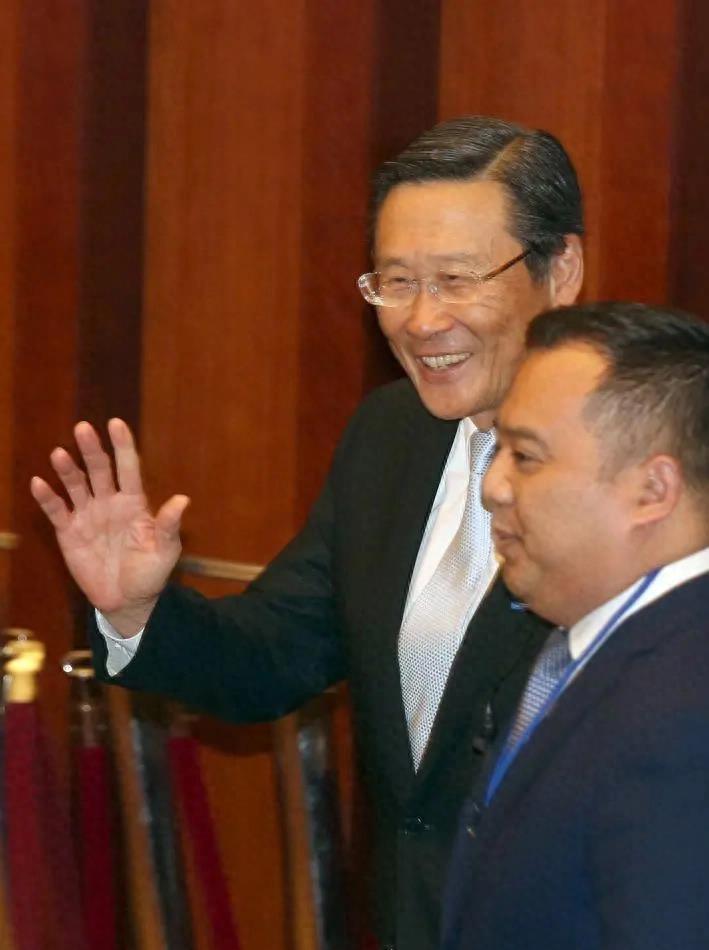 我国最富包租婆一年收两千亿,中国最大的包租公是谁