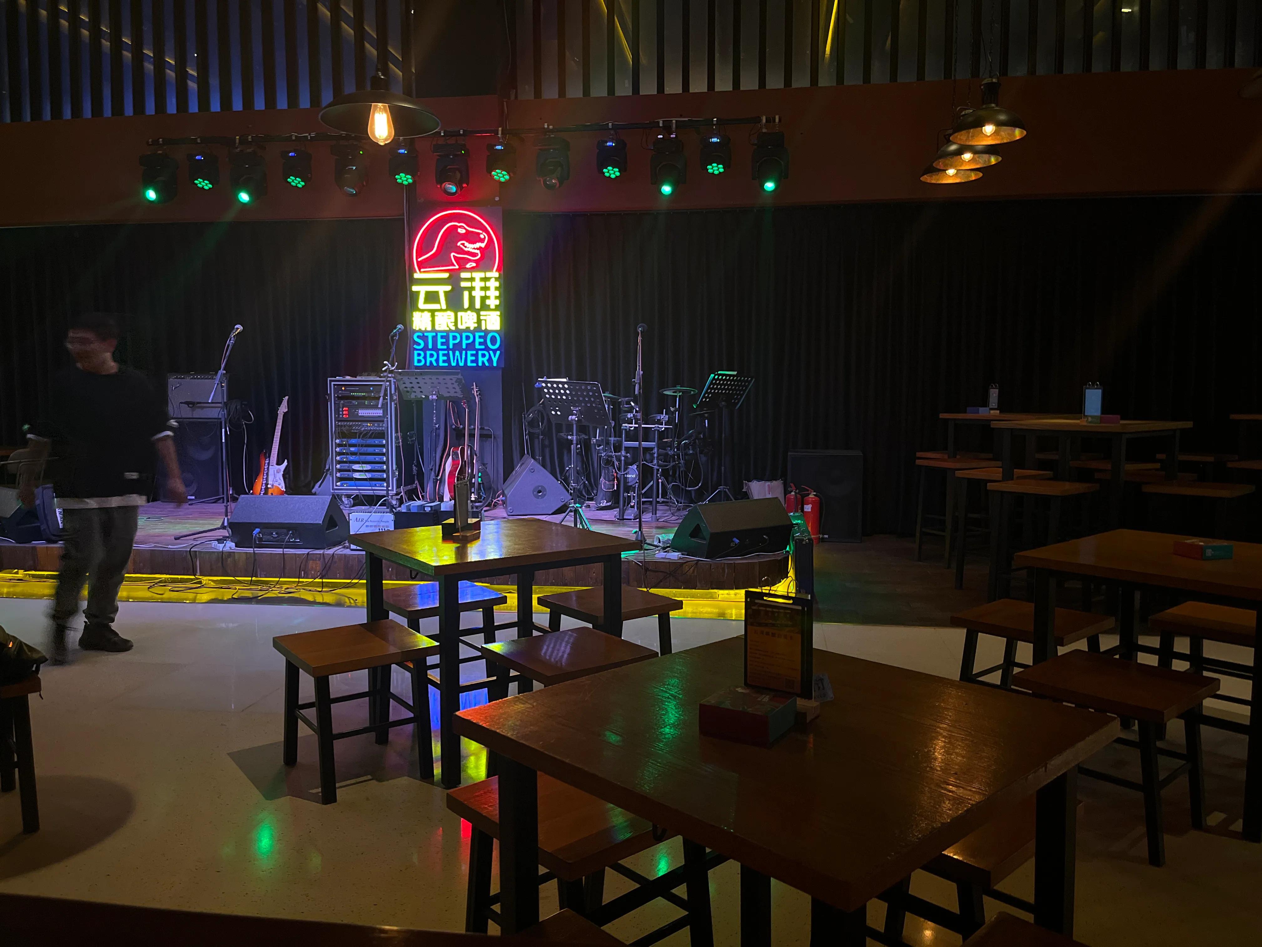 湾奈酒吧呼和浩特,呼和浩特酒吧推荐学生