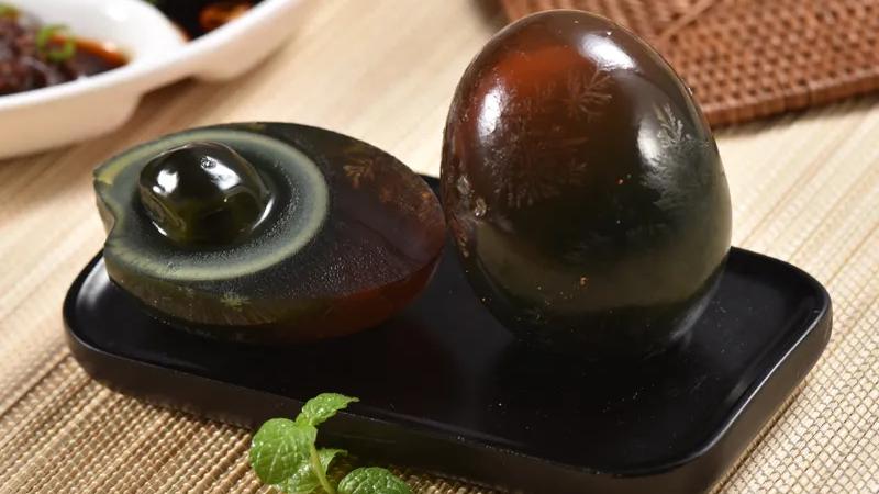 皮蛋被评为最恶心的食物,皮蛋有毒的食物