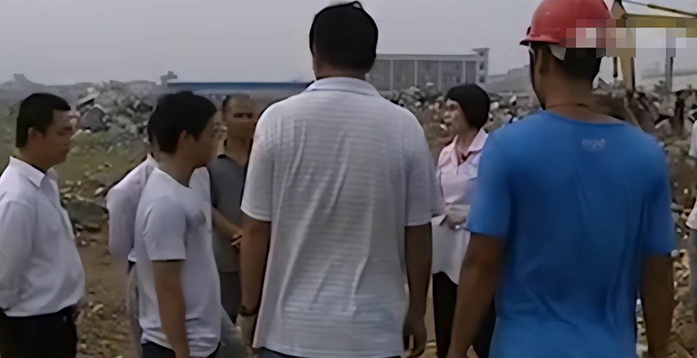 广西“蛇毒王后”：家藏价值47亿蛇毒，美国人送悍马讨好她求合作