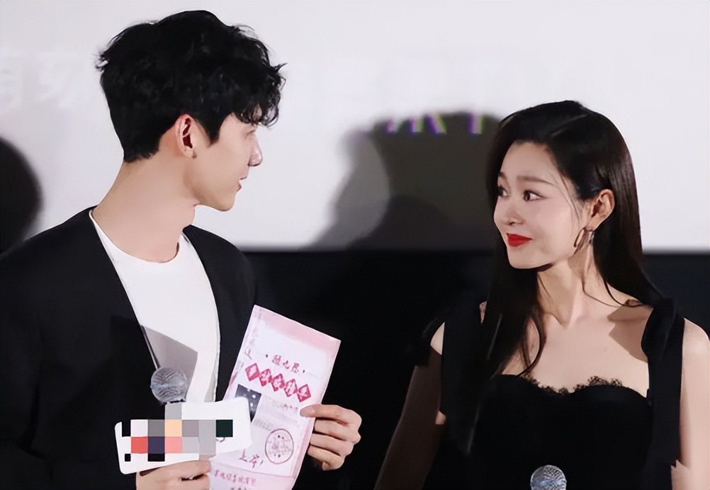 白敬亭宋轶互动好甜,白敬亭宋轶情侣见面会