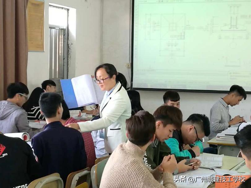 评为优秀学校喜报,我校荣获先进单位