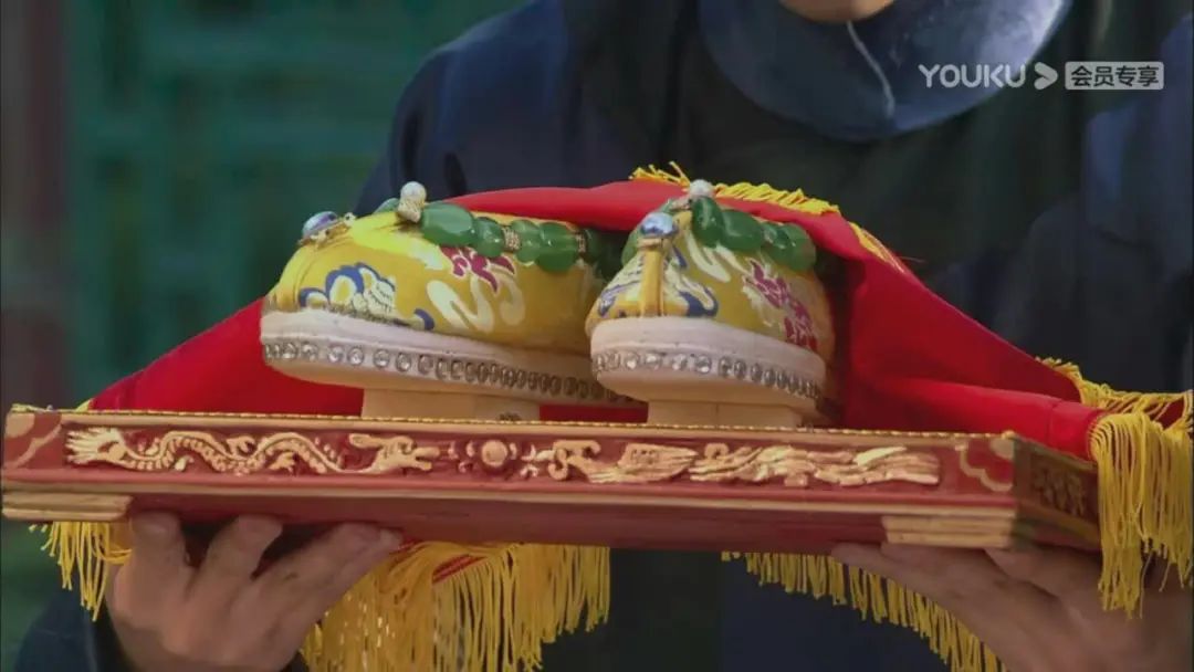 清朝嫔妃为何要穿花盆底鞋为美观,古代妃嫔为何要穿花盆底鞋