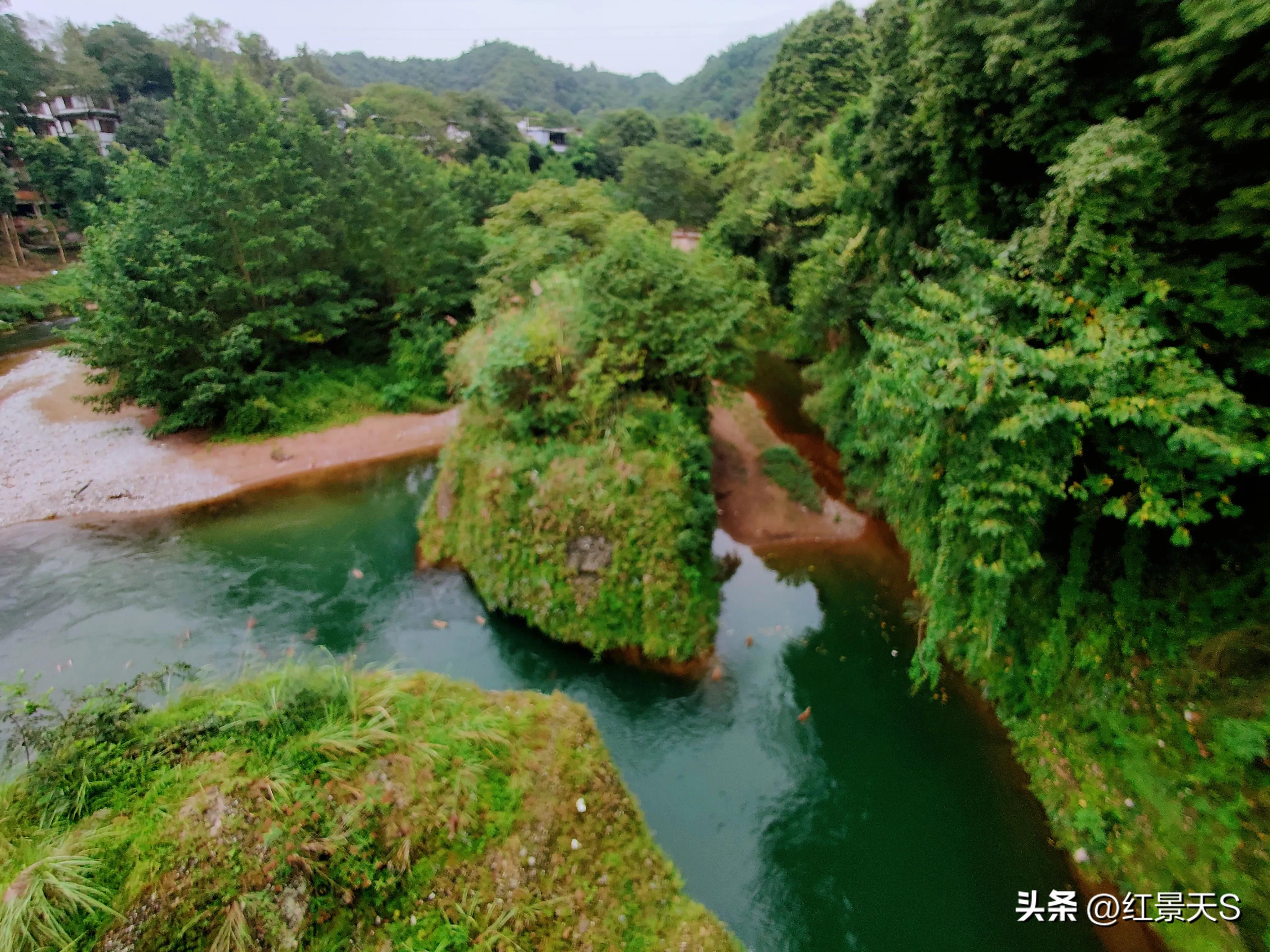 寻古幽访的千年古镇,街子古镇银杏广场御龙桥