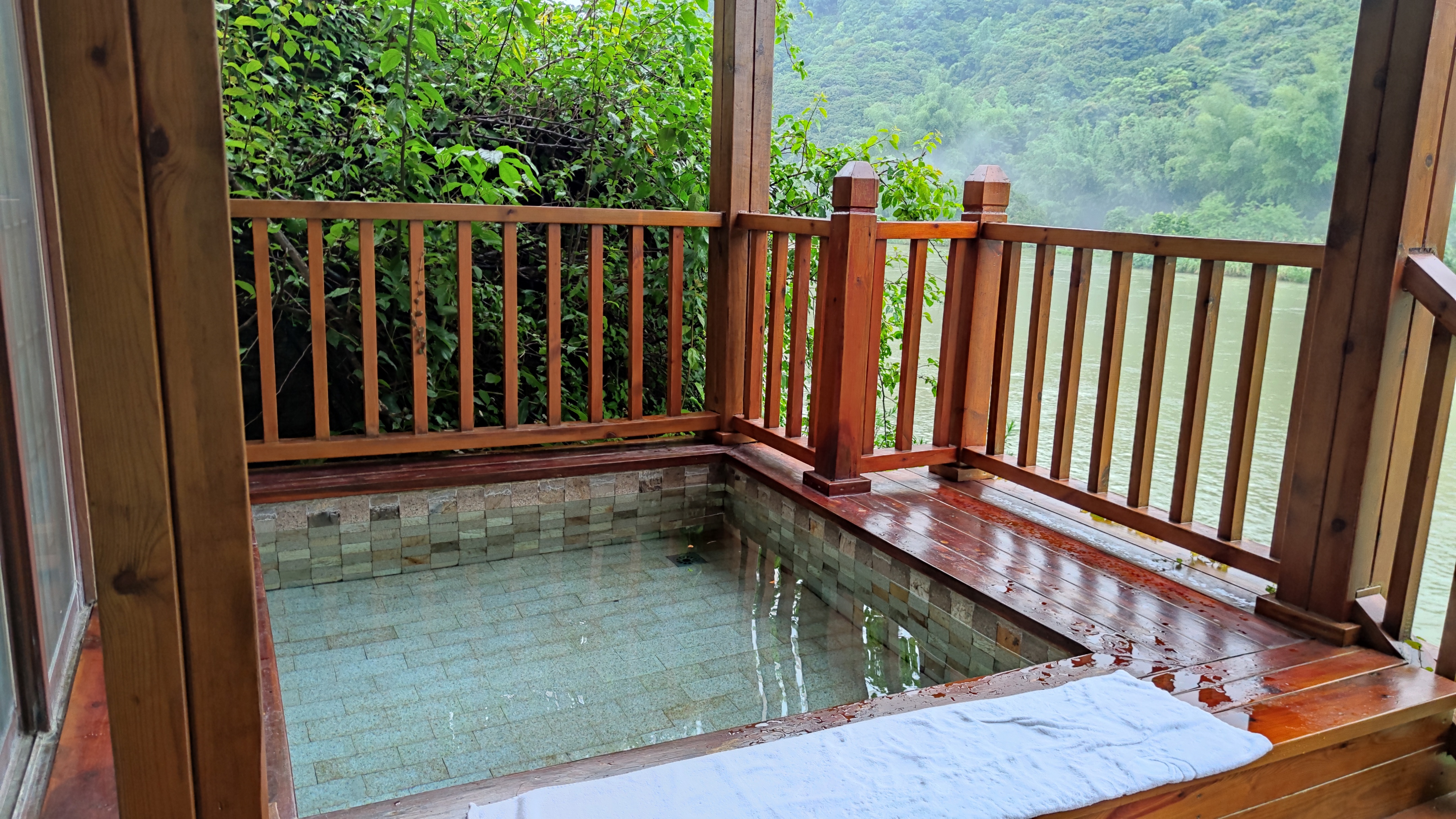 广东温泉宾馆温泉介绍,广东温泉酒店的温泉哪几家是真的