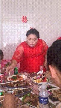 “性取向测试!”如果你看到的是一群人在游泳,那就再仔细看看