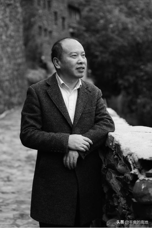 有人评价傅菲的散文语言,散文傅菲成年礼阅读答案