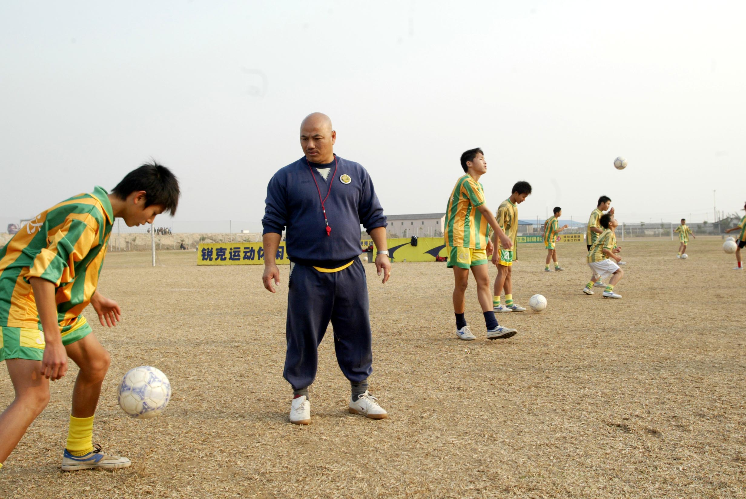 中国足球去世,国足矮脚虎广东球员赵达裕