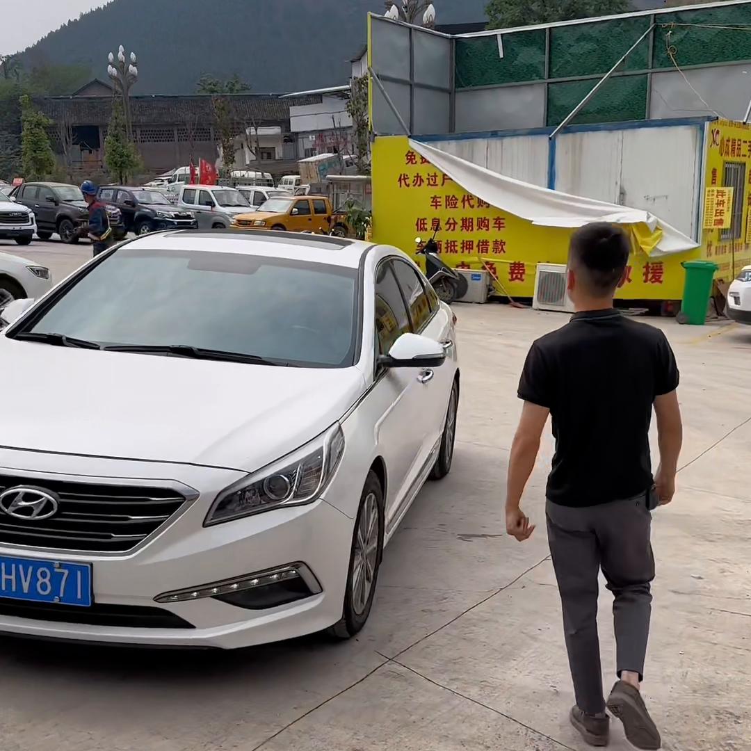 2016年现代索纳塔九2.4顶配,16年现代索纳塔9代b级车多少钱