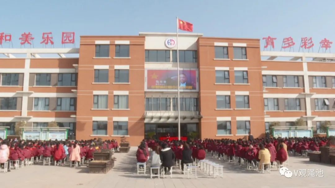 学雷锋精神树校园新风手抄报,雷锋精神永驻校园手抄报