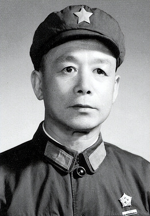 他是邓公的得力干将，17岁参加革命，61岁官至副国级，96岁去世