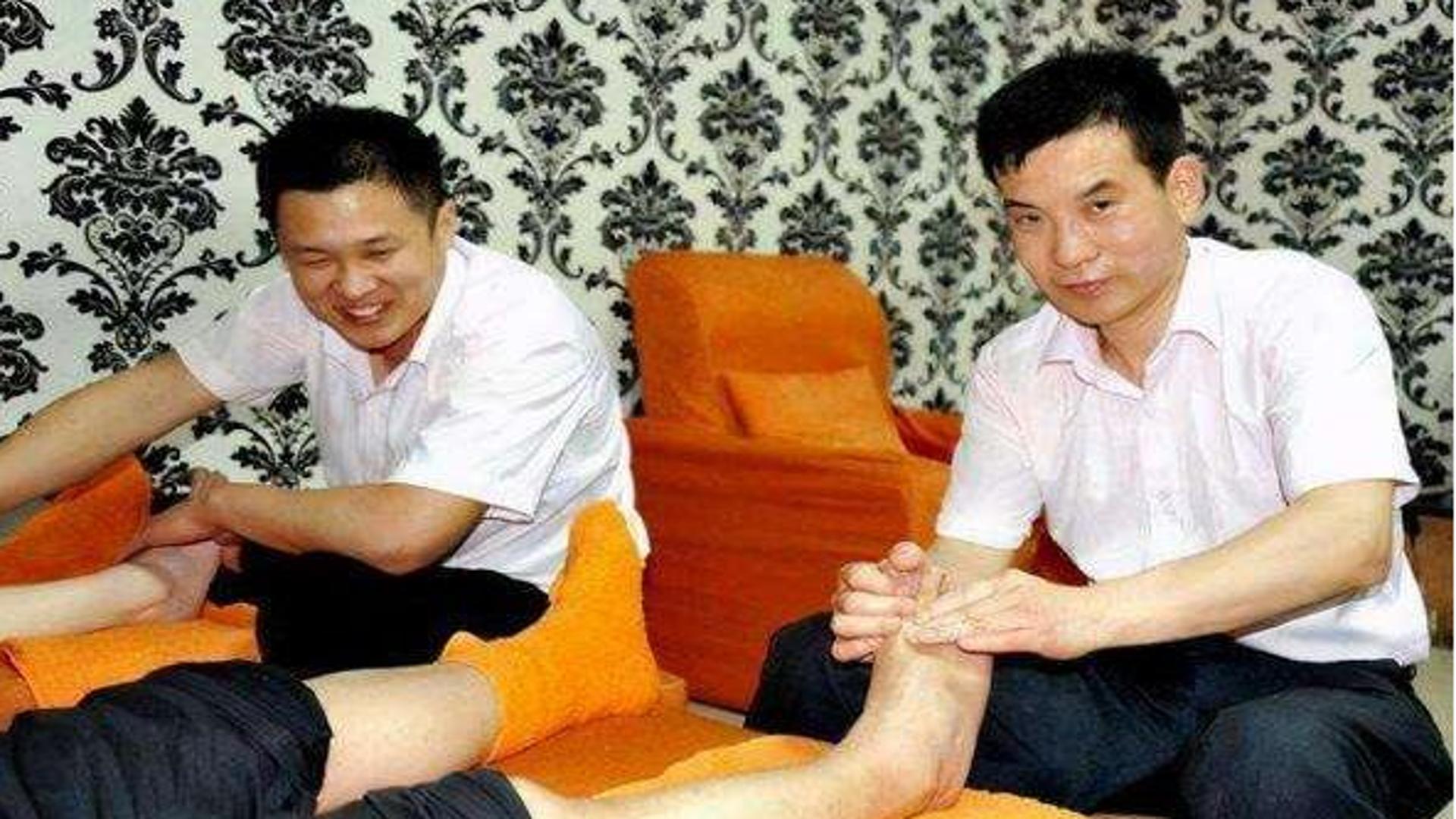 重庆一老板向14名员工借1500万,重庆老板给百位员工百江景豪宅