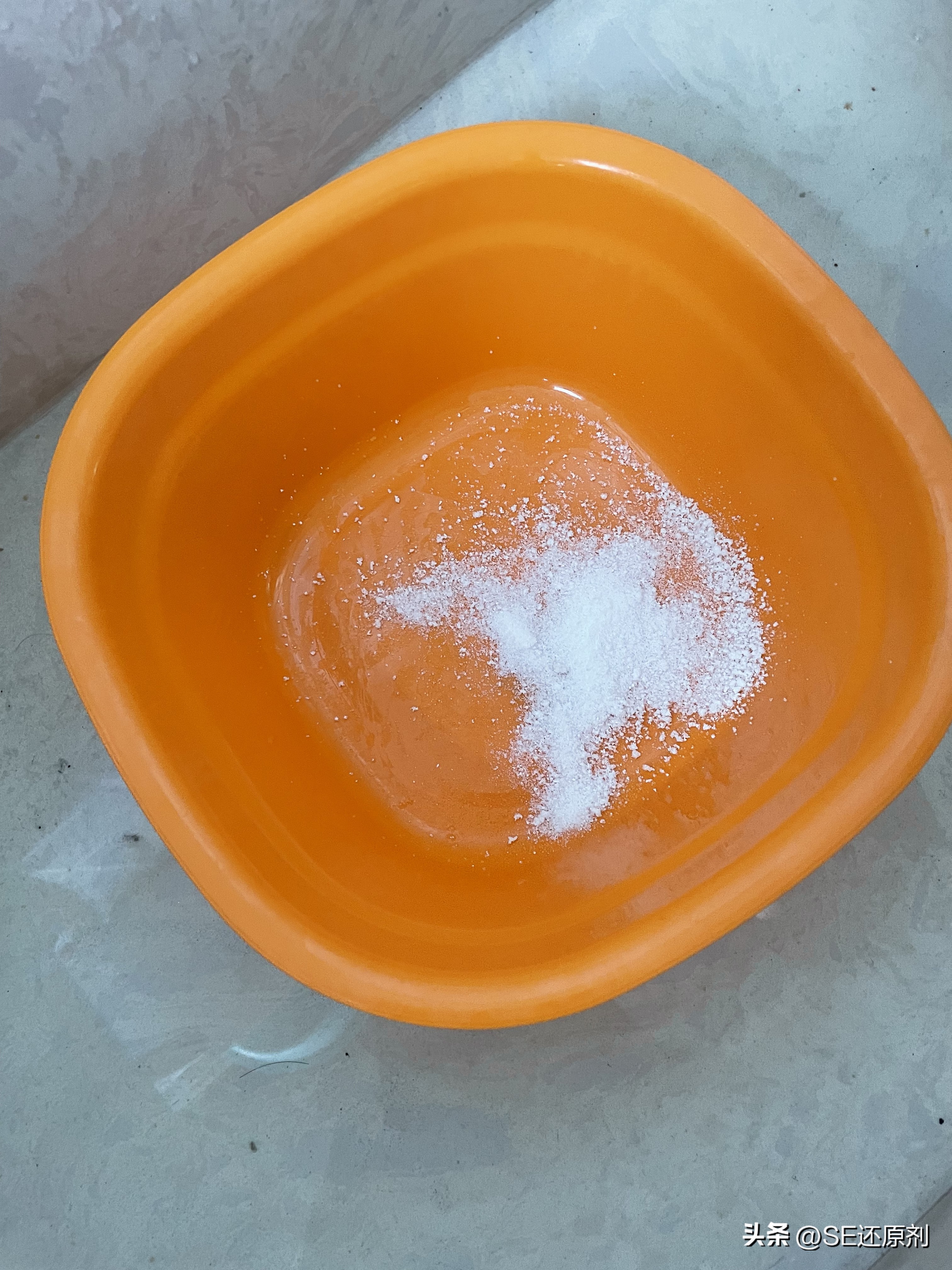 串色染色了怎么去除,带图案的白衣染色怎么办