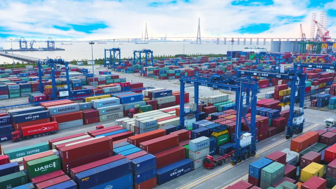 我感受最深的是中国远洋海运事业的伟大，能投身其中，非常荣幸