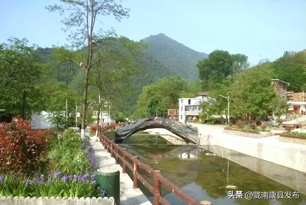 浜斾竴搴峰吇鏃呮父,浜斾竴搴峰吇搴﹀亣鏀荤暐