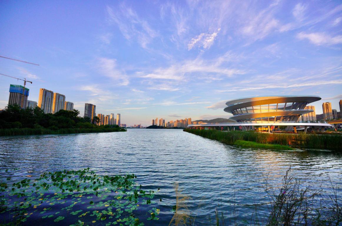 长沙旅游必打卡的望城宝藏地,长沙美景梅溪湖五彩之色