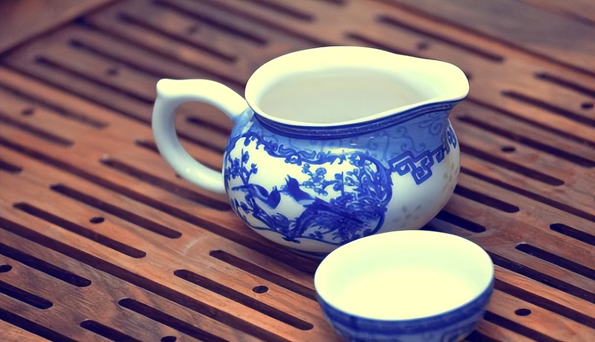 朋友之间送礼物送什么比较合适,朋友之间送礼什么说法