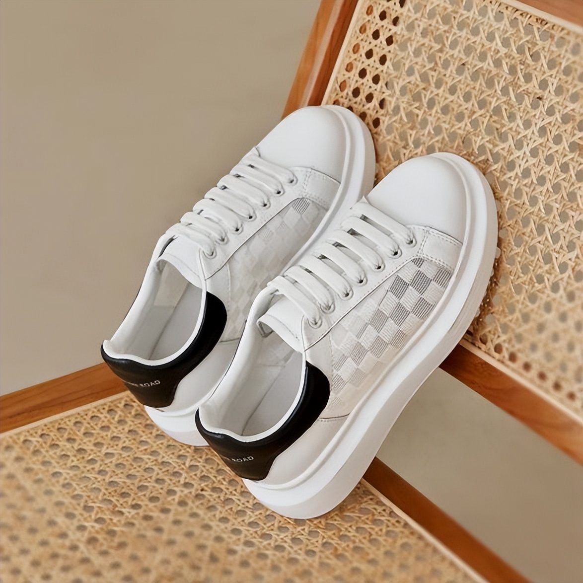 今年的小白鞋再次出圈,哪款小白鞋百搭透气高颜值