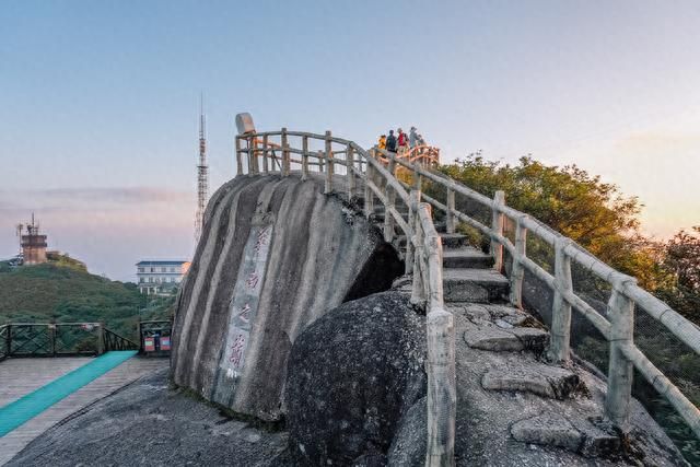 猫儿山是华南第一高峰吗,猫儿山华南之巅多高