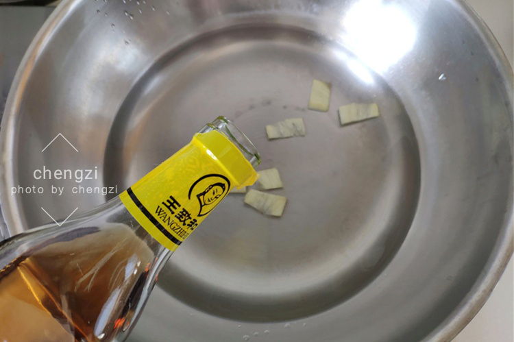 蒸螃蟹是用冷水蒸还是热水蒸,蒸螃蟹和煮螃蟹哪种让螃蟹痛苦少