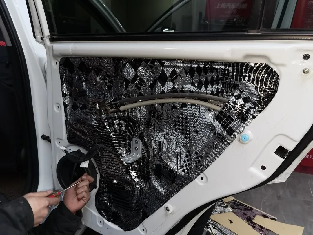 起亚智跑音响怎么改装效果好,起亚智跑改装柏林音响