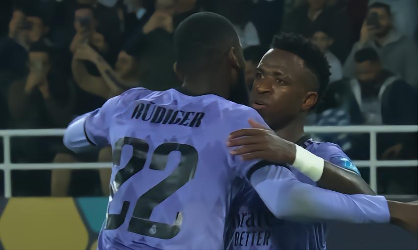 豪门恩怨皇马vs曼联,英超豪门悲喜夜曼联又赢了