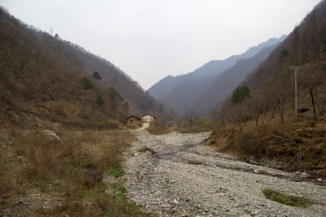 疫情让秦岭山村变得更加寂静，寻访秦岭坪沟，尽量不主动接触村民