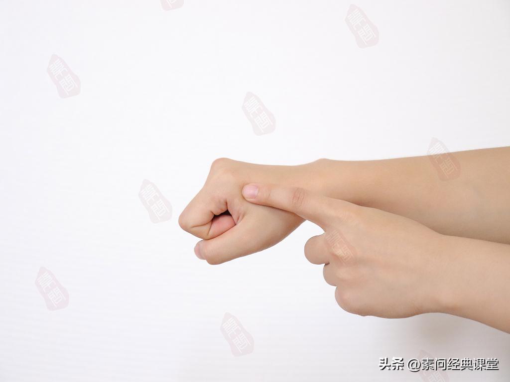 新冠头痛发烧吃什么药最适合,新冠发热头疼中医有什么妙招