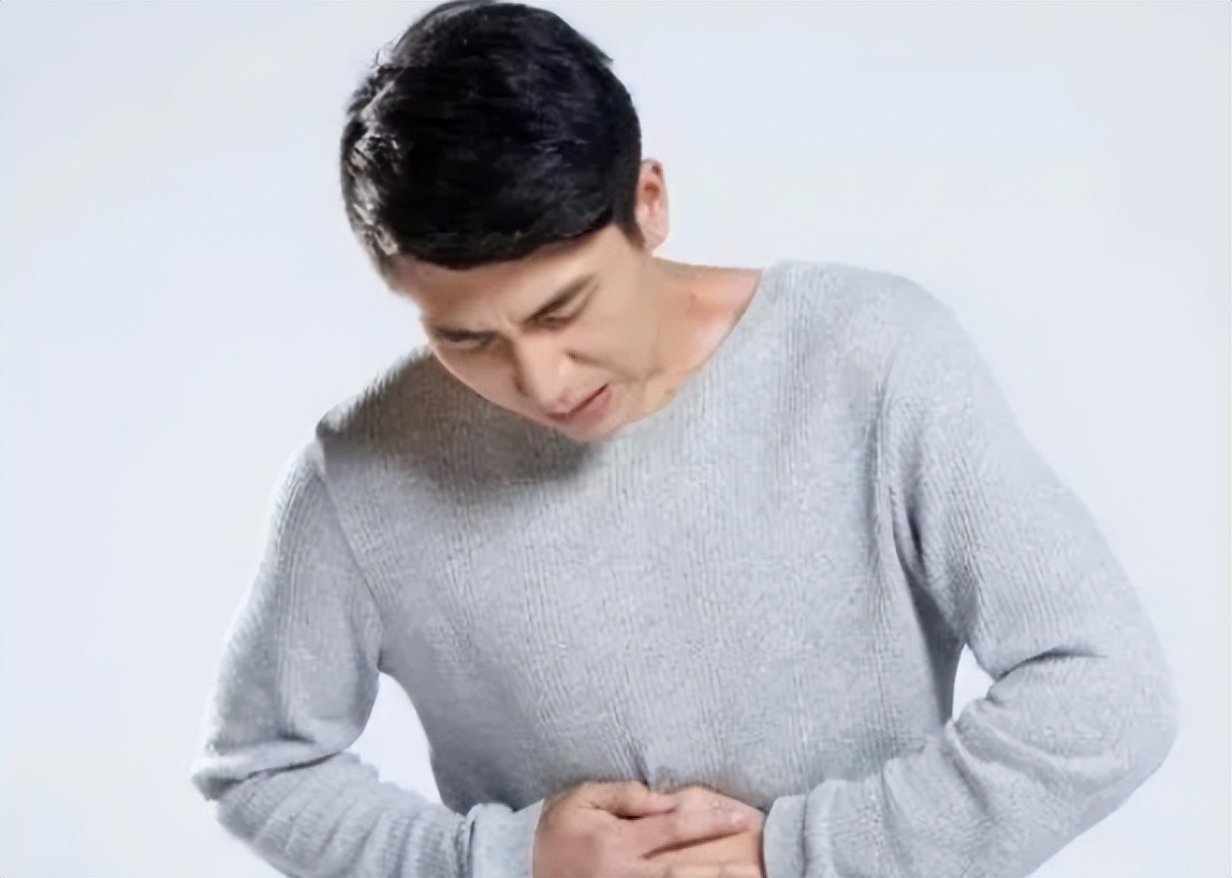 阑尾炎症状表现有哪些要做手术吗,阑尾炎的位置症状表现和治疗方法