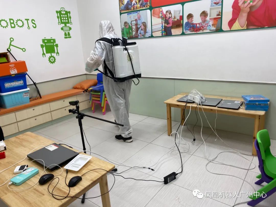 战疫停课不停学直播,抗击疫情停课不停学在家学习