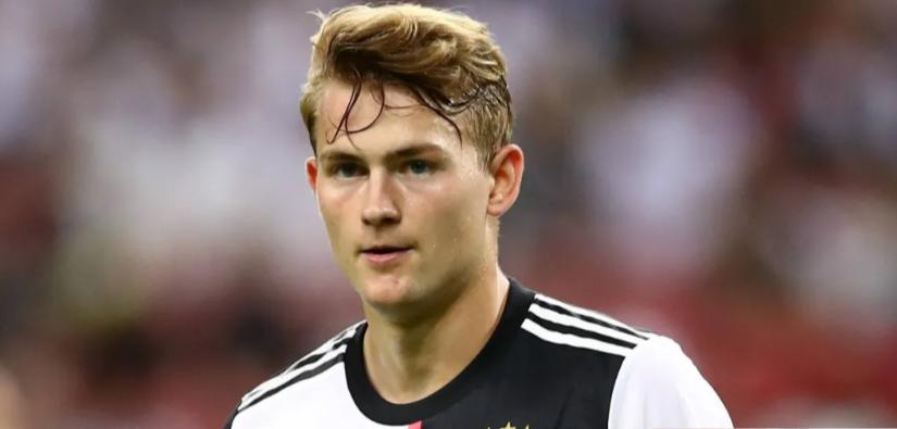 拜仁五年锋线尖刀已无忧,拜仁正式签下荷兰中卫德利赫特