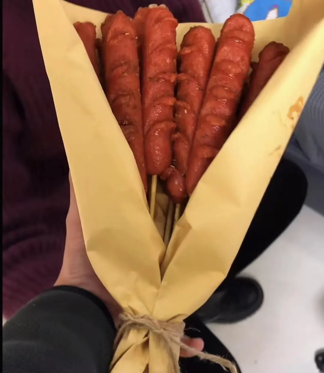 草莓塔事件是真的吗,草莓塔事件被骂的女孩