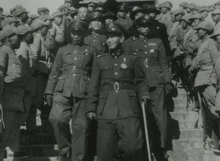48年，一国军军长被蒋介石下令枪毙，临死前振臂高呼：毛主席万岁
