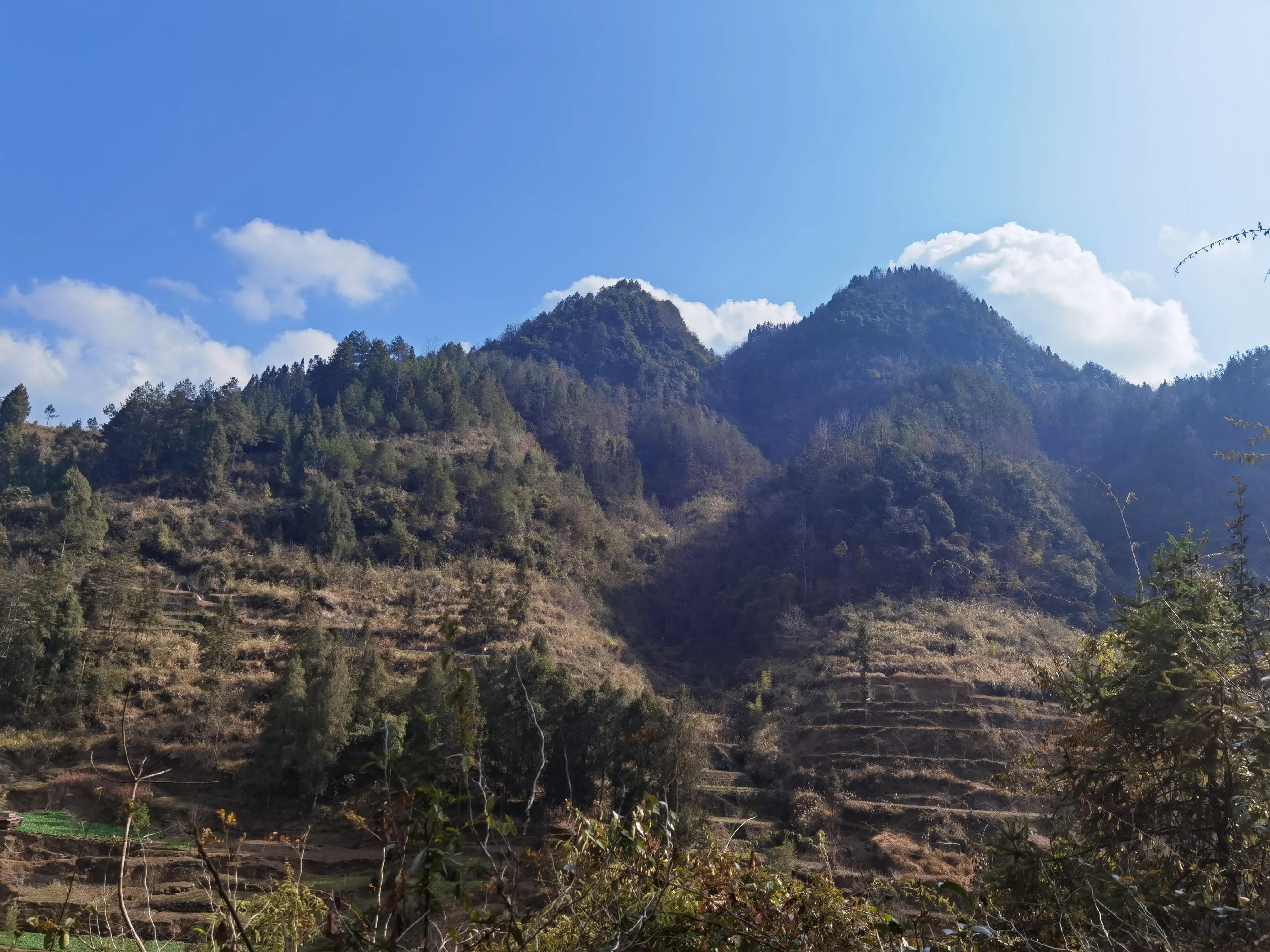 我家后面有座大山,我家后面有一座山用什么符号表示