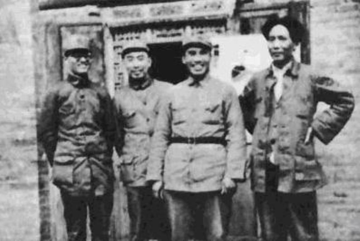 1954年，*先念李**向毛主席提了一个请求，毛主席：见面就给我出难题